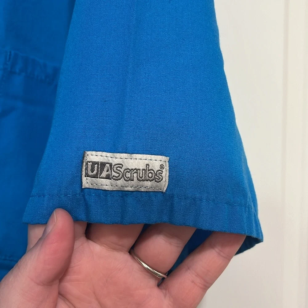 Scrub top - Picture 4 of 5